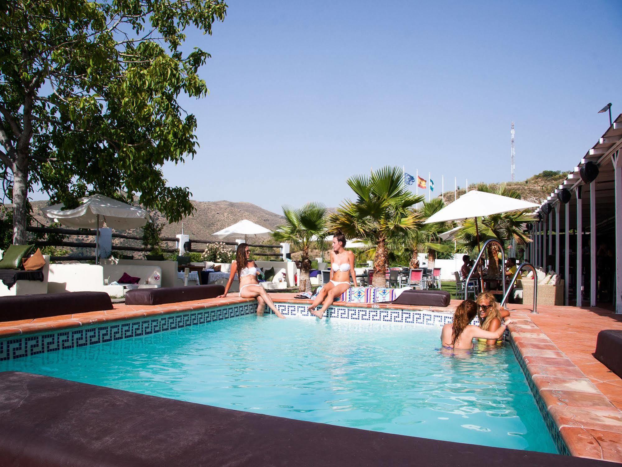 Fuente Del Lobo Glamping & Bungalows - Adults Only Pinos Genil Extérieur photo