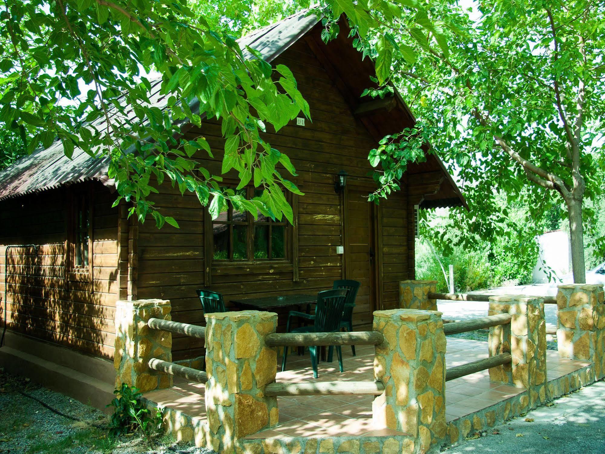 Fuente Del Lobo Glamping & Bungalows - Adults Only Pinos Genil Extérieur photo